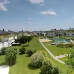 度假村 奥格高尔夫酒店 *