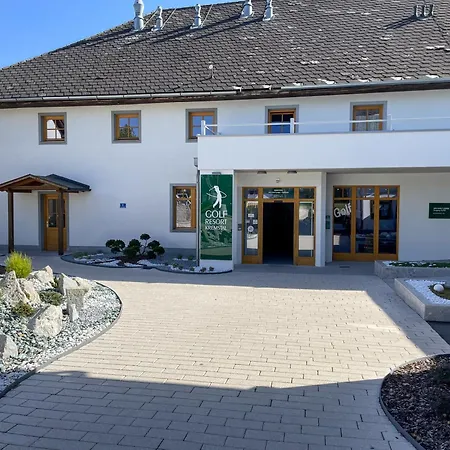 Og's Golf Resort *